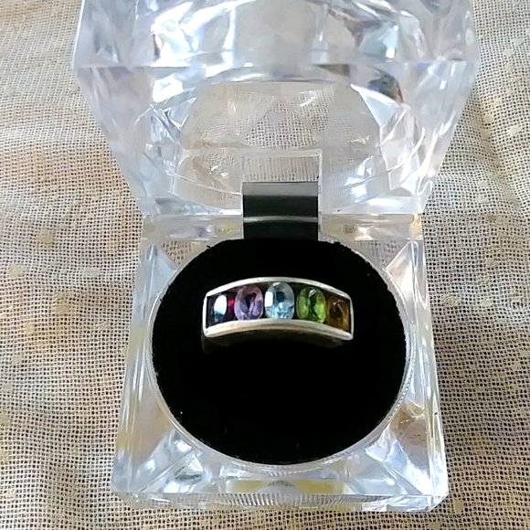 Jewelry - 925 Sterling Gemstone Ring